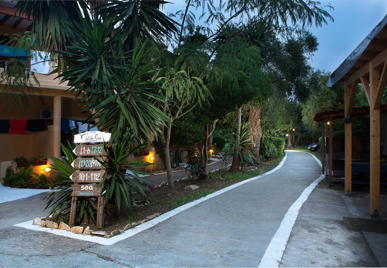 Wilde Rose Hotel ดัสเซีย ภายนอก รูปภาพ